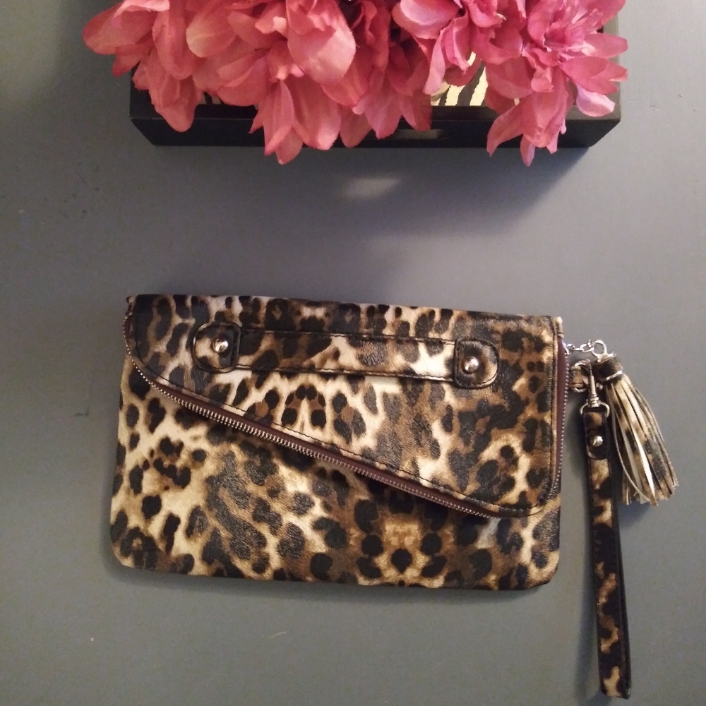 Leopard Clutch Bag - Picture 2 of 8